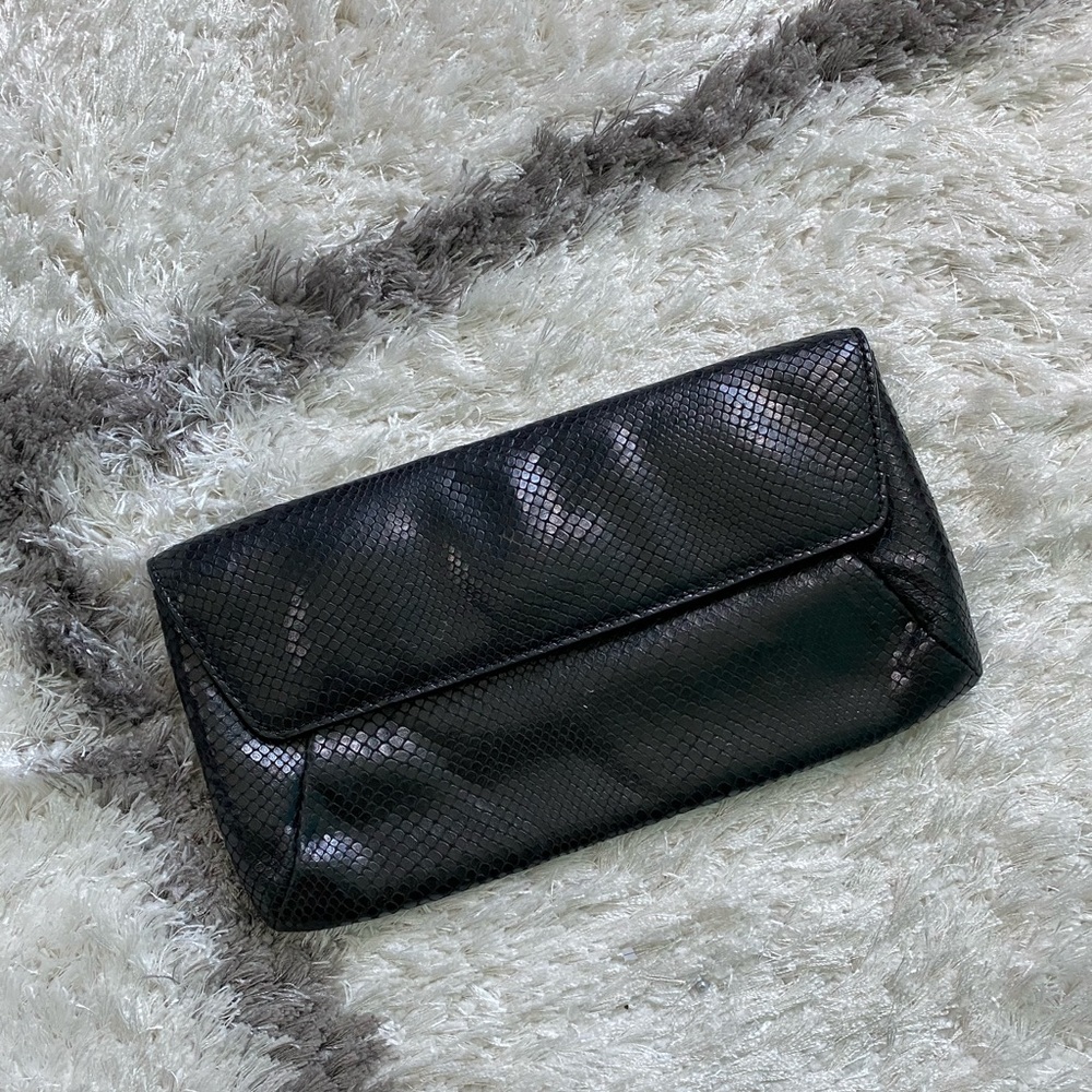 🏷 5/$25 Vintage Ann Taylor clutch